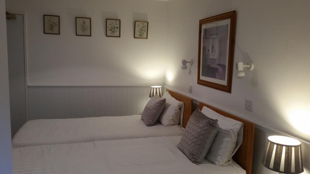 Halfway House Hotel