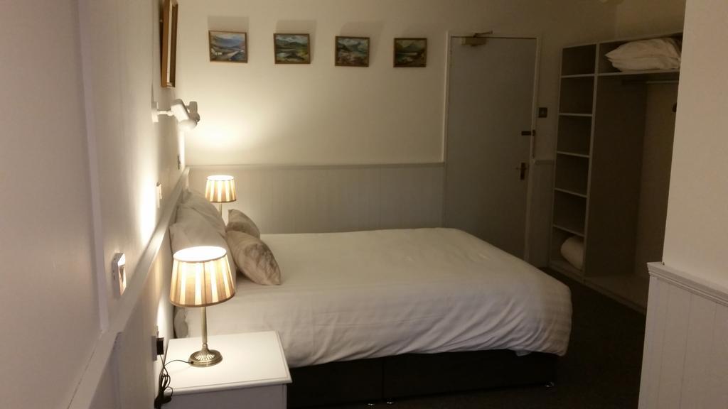 Halfway House 3*