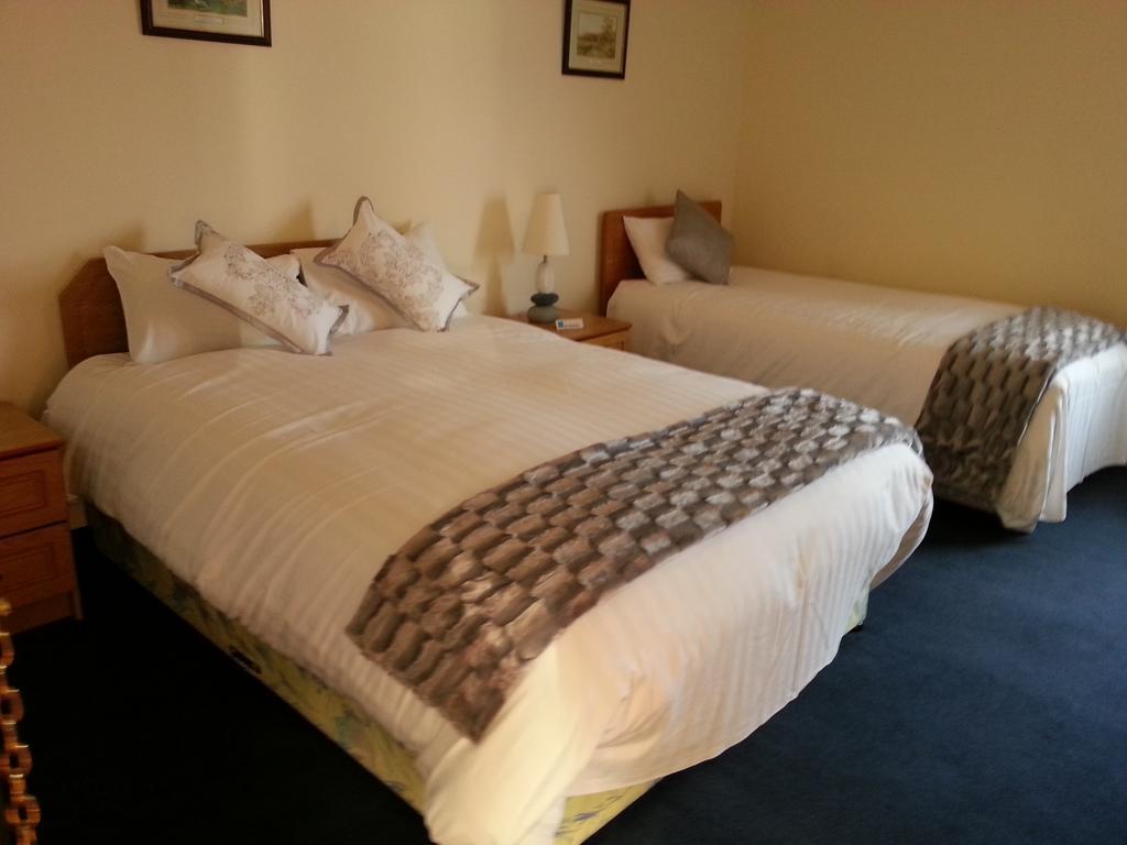 Halfway House Hotel